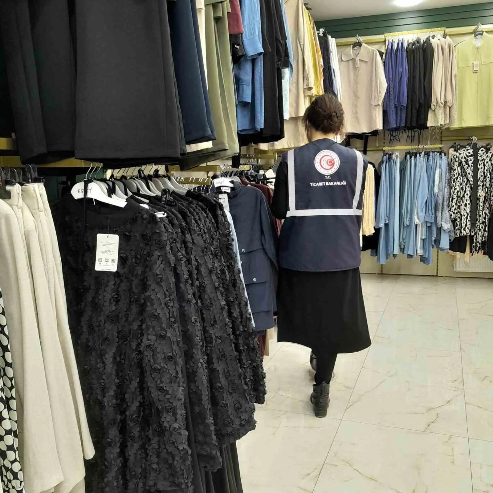 Ağrı’da bayram öncesi etiket ve fiyat denetimi sıkılaştı 