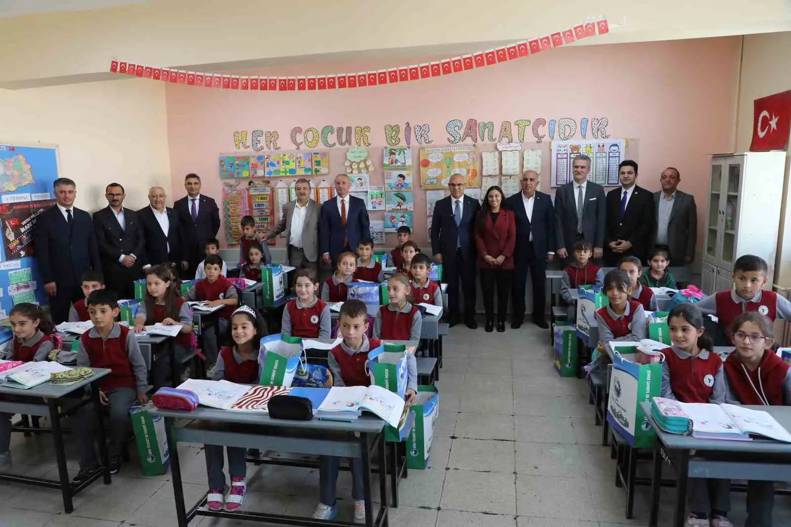 Ağrı’da İlköğretim Haftası törenle kutlandı 
