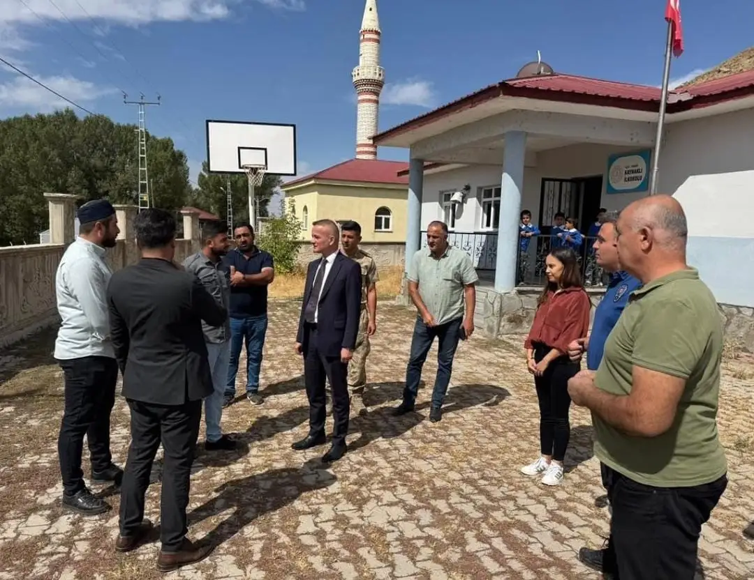 Kaymakam Minuz köylerde vatandaşlarla buluştu 
