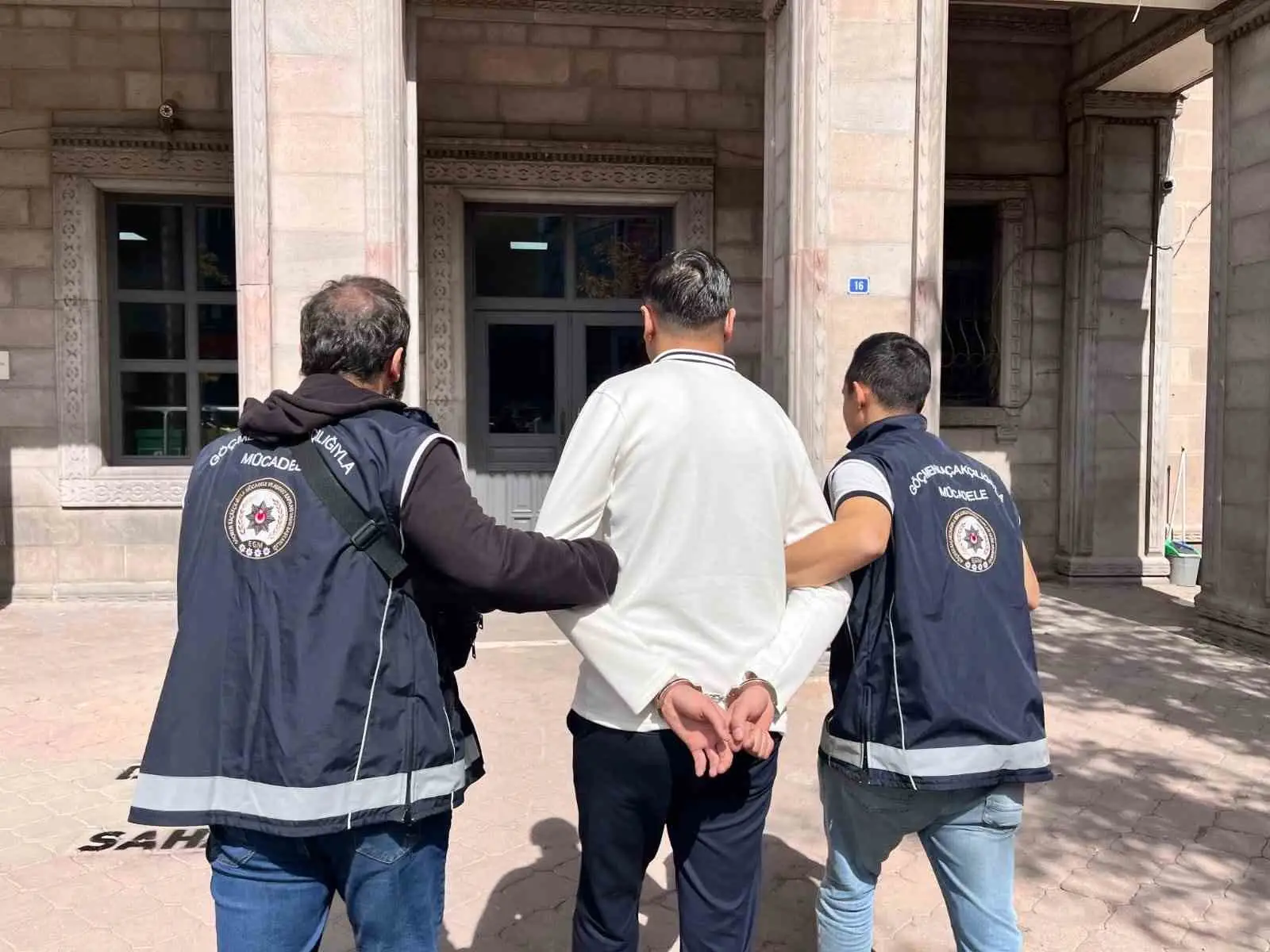 Ağrı’da düzensiz göçmenlere yönelik operasyonda 1 organizatör tutuklandı 