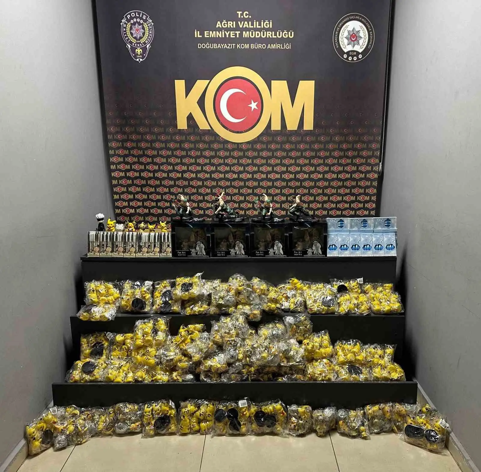 Ağrı’da 40 milyon liralık kaçak oyuncak ve kalem ele geçirildi 