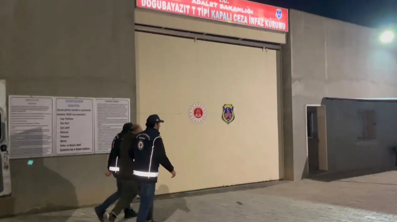 Ağrı’da 10 düzensiz göçmen yakalandı, 3 organizatör tutuklandı 