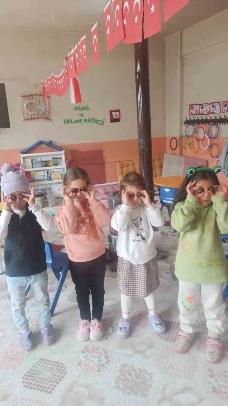 Öğretmenden öğrencilerine kestane sürprizi 