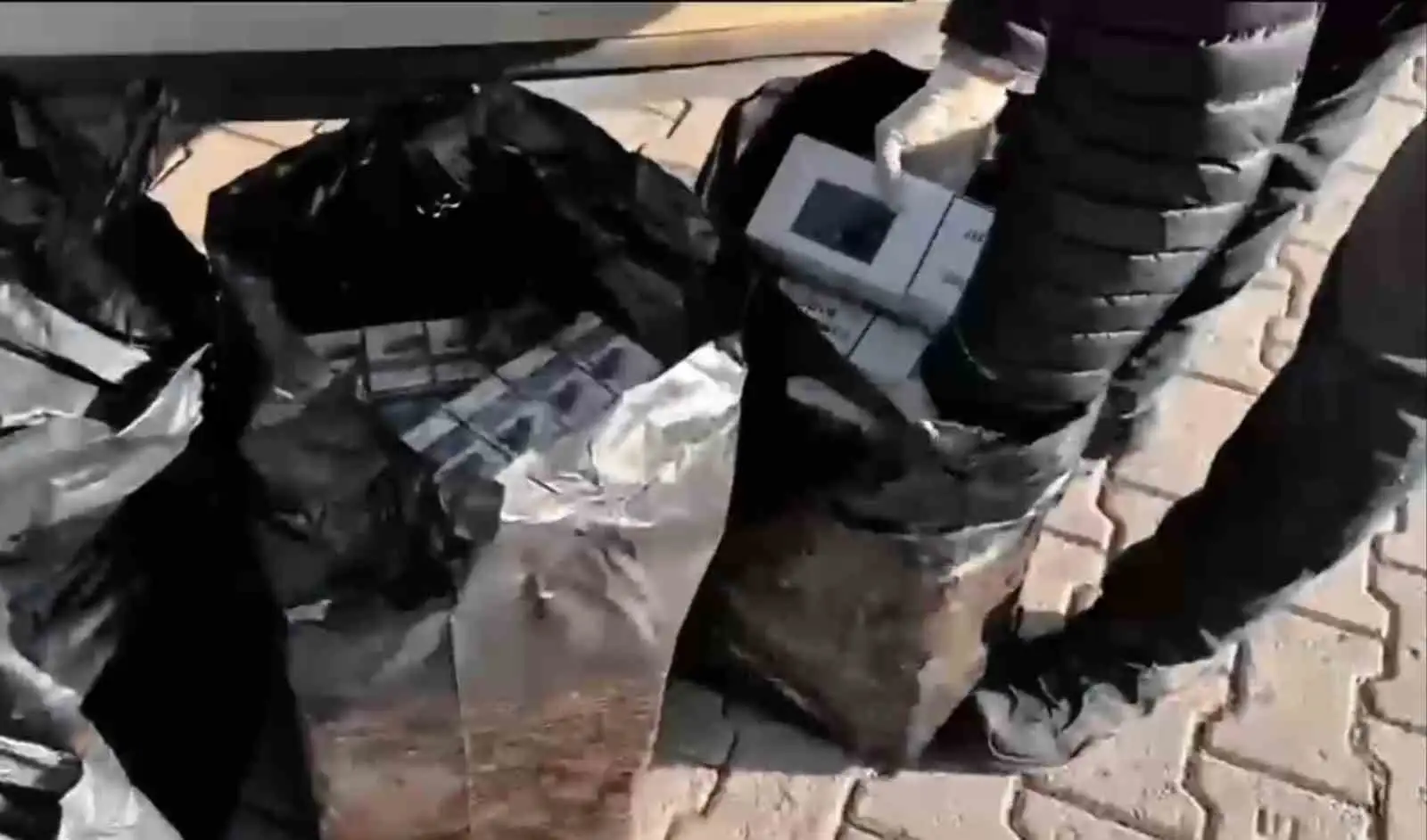 Ağrı’da 2 bin paket kaçak sigara ele geçirildi 