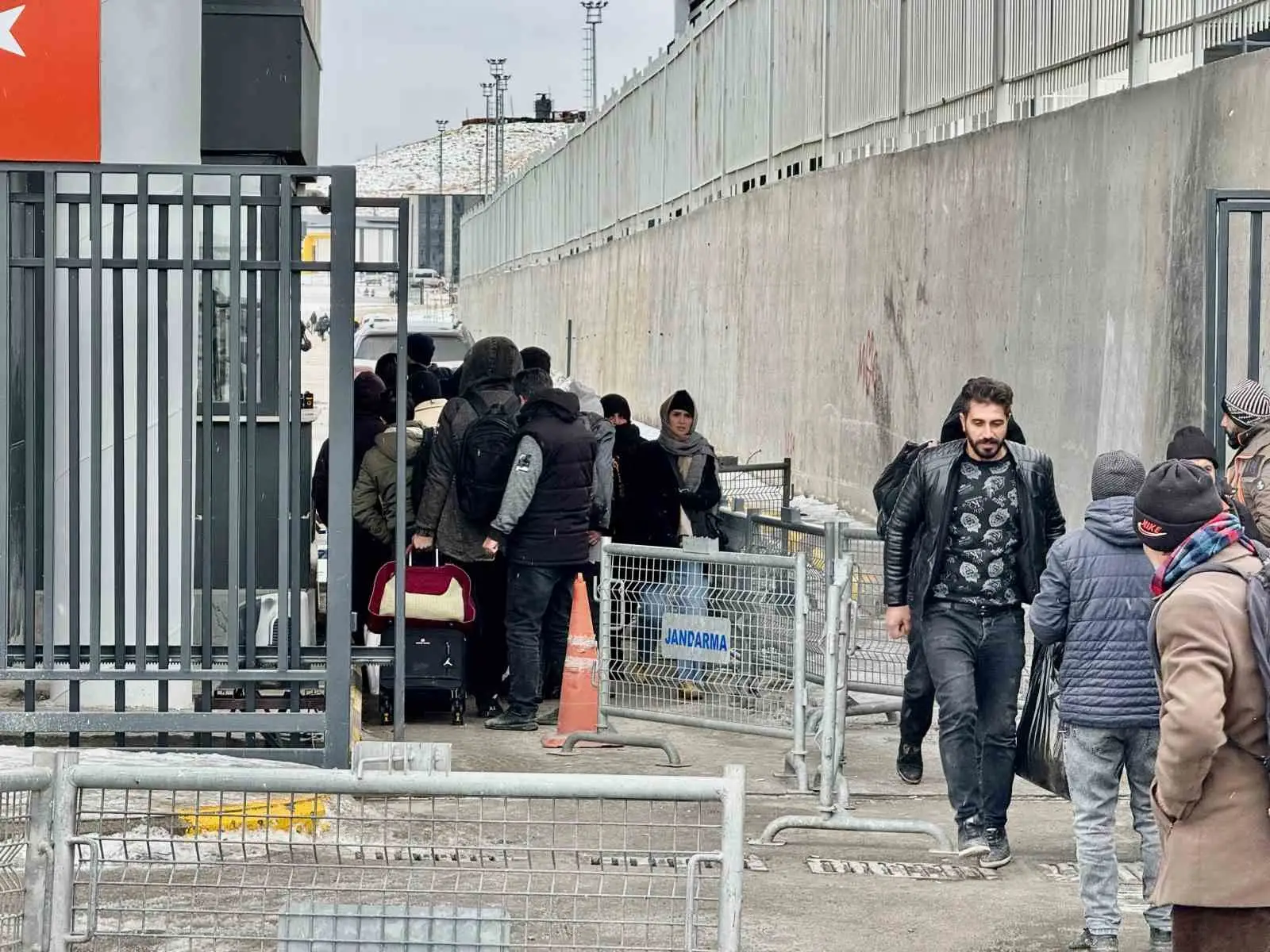 İranlılar Trump’a tepkili: Sorunumuz savaş değil ekonomi 