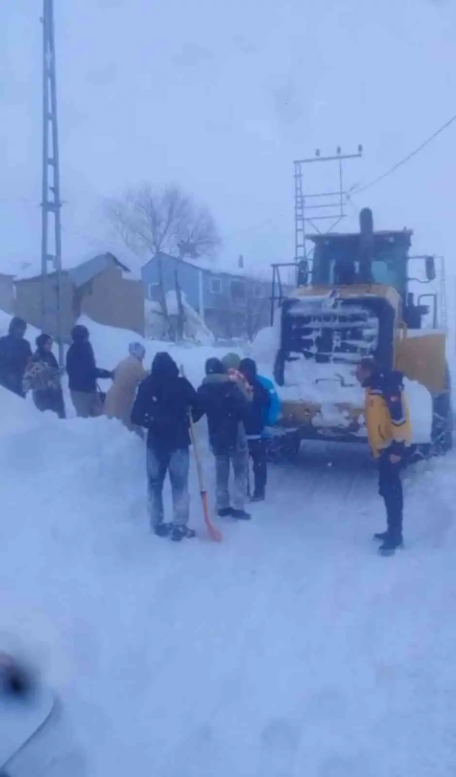 Ağrı’da köylerde rahatsızlanan hastalar için ekipler seferber oldu