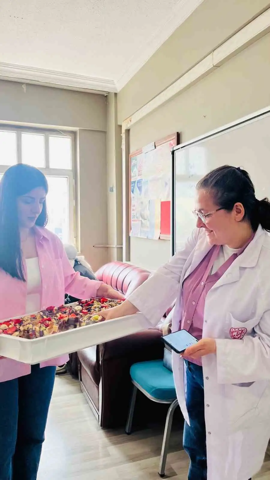 Ağrı’da gastronomi kulübünden öğretmenlere moral desteği 