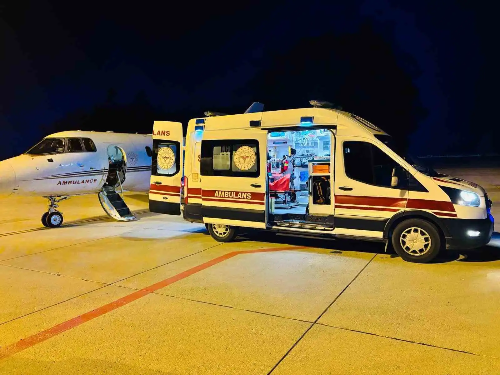 Ağrı’da kalp yetmezliği tanısı bulunan çocuk, uçak ambulansla Ankara’ya sevk edildi 