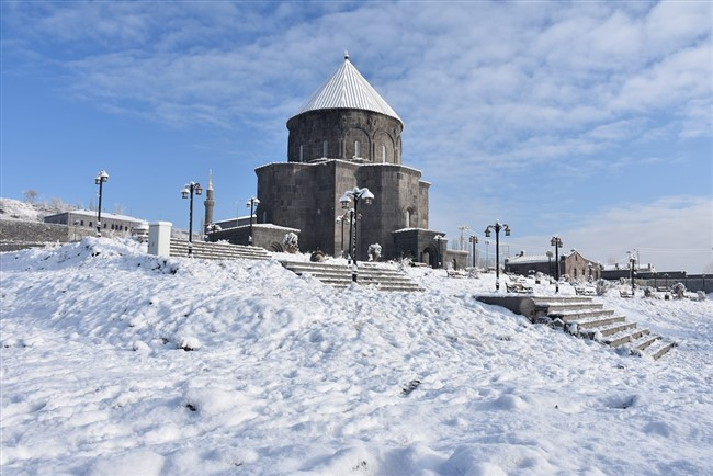 kars’ta-3-koy-yolu-ulasima-kapandi-(11).jpg