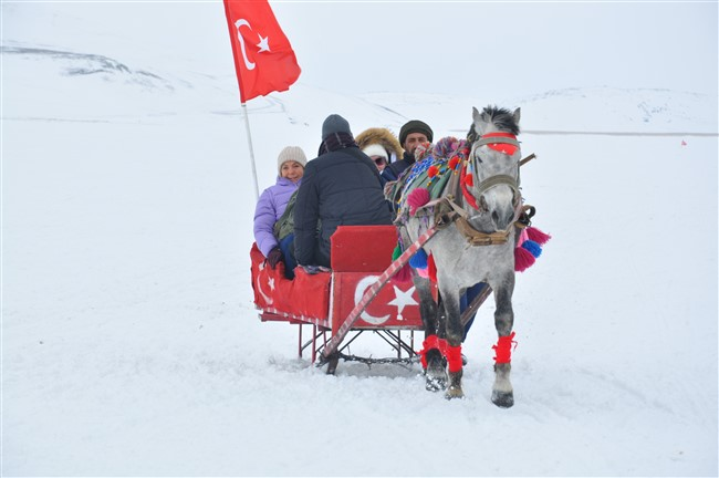 turizmcilerin-yeni-rotasi-cildir-golu-(11).jpg