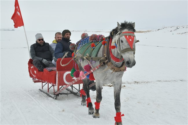 turizmcilerin-yeni-rotasi-cildir-golu-(2).jpg