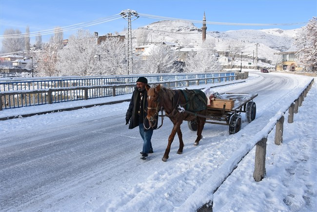 kars’ta-3-koy-yolu-ulasima-kapandi-(17).jpg