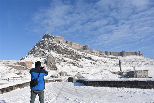 kars’ta-3-koy-yolu-ulasima-kapandi-(7).jpg