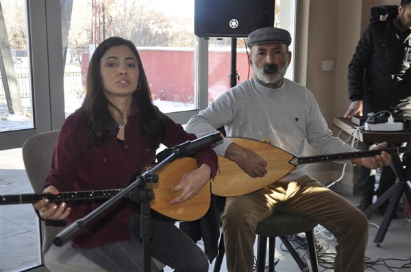 kars-belediyesi-kultur--sanat-kafenin-acilisini-yapti-(2).jpg