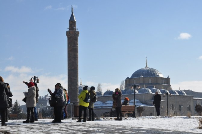 Kars’a yerli ve yabancı turistlerden yoğun ilgi