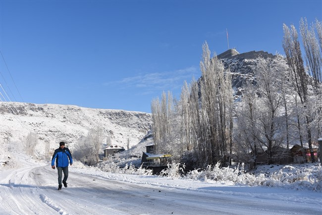 kars’ta-3-koy-yolu-ulasima-kapandi-(9).jpg