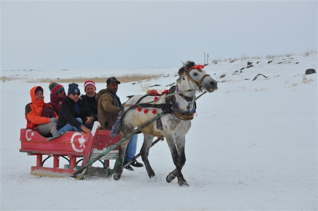 turizmcilerin-yeni-rotasi-cildir-golu-(10).jpg