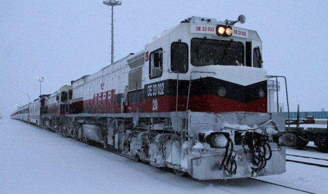 Büyükelçiler Doğu Ekspresi’ne hayran kaldılar