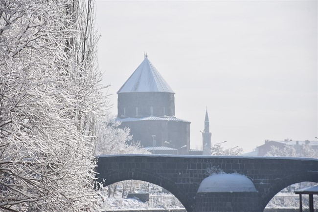 kars’ta-3-koy-yolu-ulasima-kapandi-(13).jpg