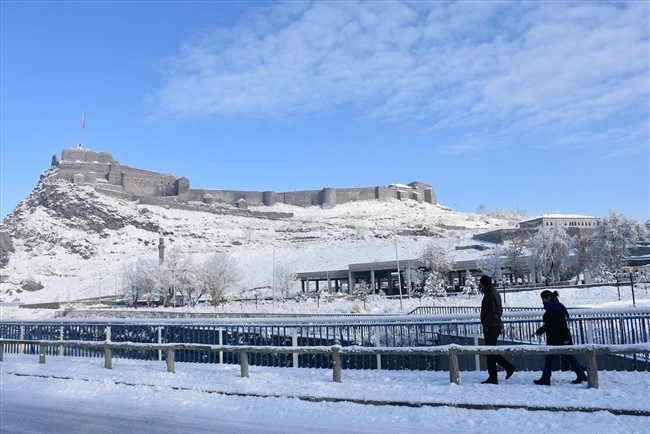 kars’ta-3-koy-yolu-ulasima-kapandi-(6).jpg